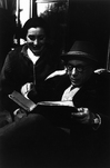 Lucien Clergue, Jacqueline and Pablo Picasso chez l' antiquaire, Arles 1959, 1959 (gedruckt 1988)