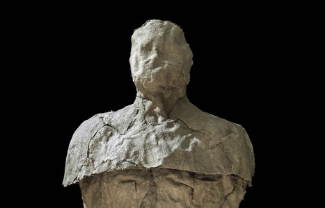 156-2015-03-Magdalena_Abakanowicz_Crowd_and_Individual_2015_Venice_PhotoChemollo-3.jpg (c) Alessandra Chemollo