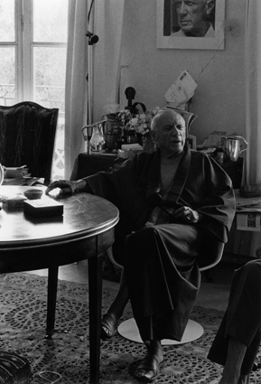Lucien Clergue, Picasso en kimono ( Notre-Dame de Vie, Mougins 1965), 1965 (printed in 2009), &copy; VG Bild-Kunst, Bonn