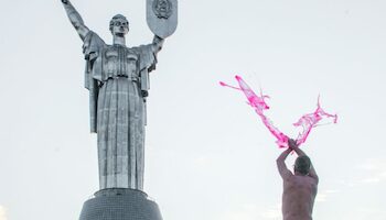 2022: Aljoscha vor »Mutter-Heimat« in Kiew